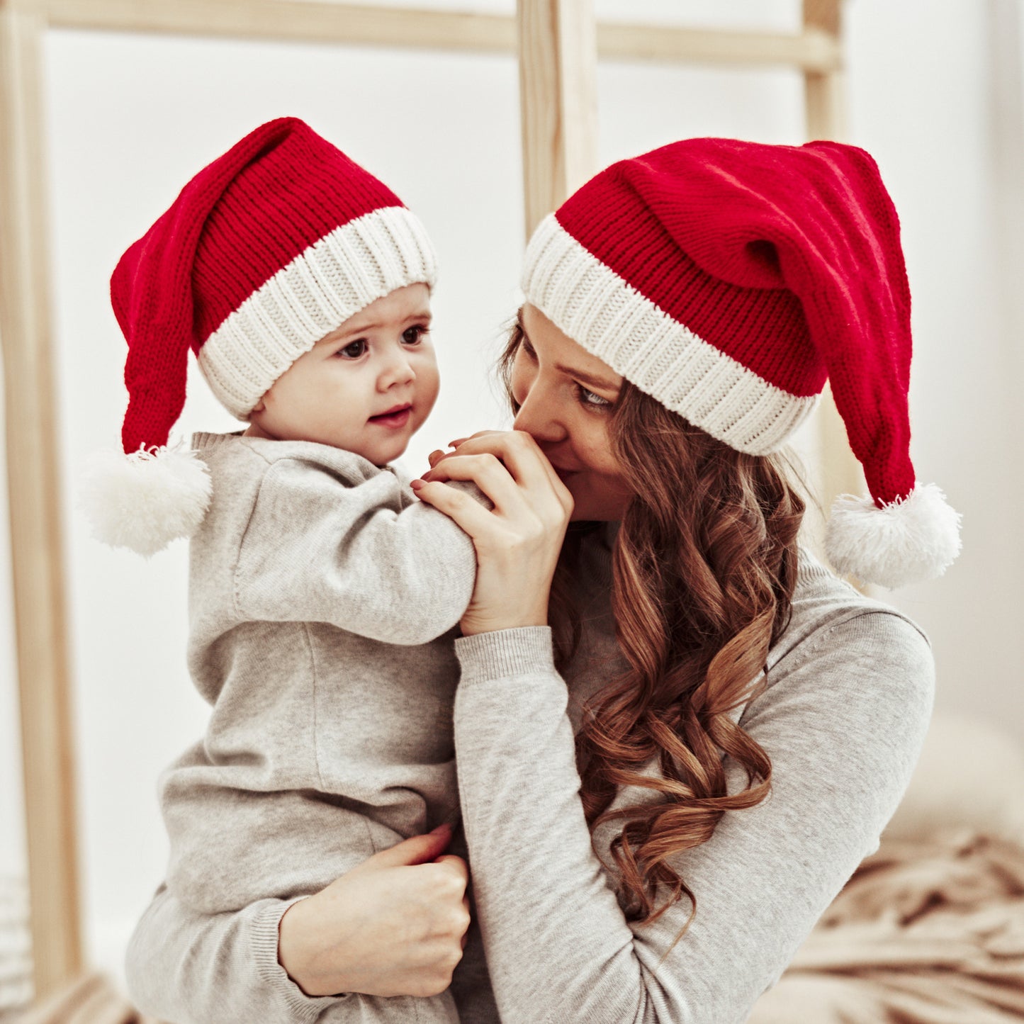 Gorros navideños tejidos a mano para padres e hijos